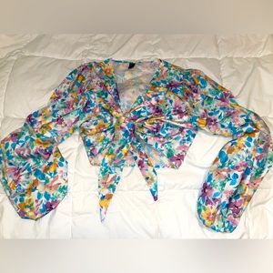 Split Sleeve Floral Print Knot Front Crop Top